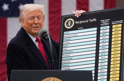 «Αυτό θα είναι διαθέσιμο σε όλες τις Ναυτιλιακές Γραμμές», αναφέρει ο Αμερικανός πρόεδρος.