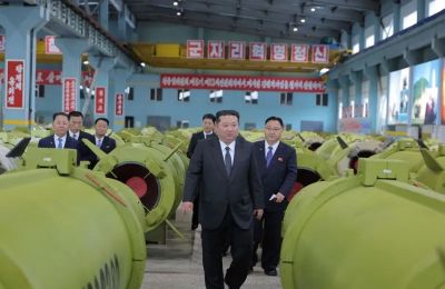 Το Ιράν χρησιμοποιεί πλέον το οπλοστάσιό του για τη δική του μάχη - δημιουργείται ένα κενό στην «τροφοδοσία» που το καθεστώς του Κιμ πιθανότατα «θα χαρεί» να καλύψει.