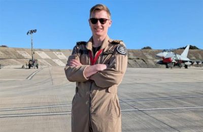 Κατέρριψε εχθρικούς στόχους και γιόρτασε πίνοντας μία Κεο.