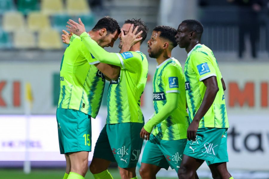 Ξέσπασε με τριάρα η ΑΕΚ! (vid)