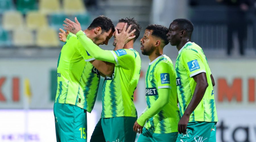 Ξέσπασε με τριάρα η ΑΕΚ! (vid)