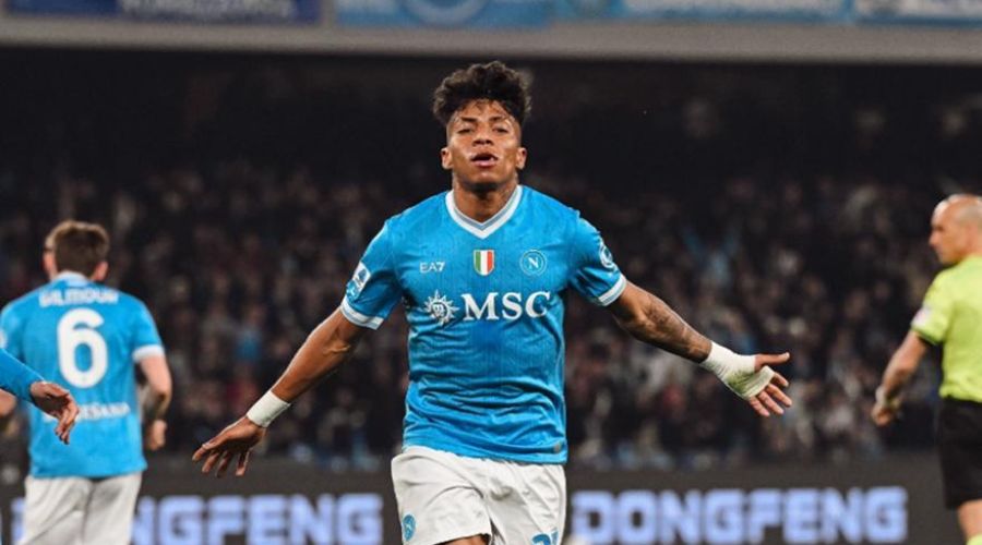 Καθάρισε την Τορίνο και... σε «απόσταση αναπνοής» από Μίλαν η Νάπολι