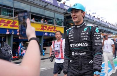 Κυρίαρχος Ράσελ: Πρώτη pole για το 2026 και εμφατικό 1-2 για Mercedes