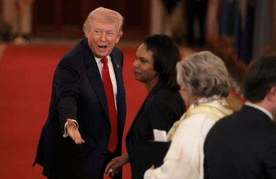 Tραμπ: Αφανίστηκαν ο στρατός, η αεροπορία και το ναυτικό του Ιράν