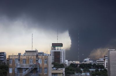 Ο κορυφαίος Ιρανός αξιωματούχος Αλί Λαριτζανί λέει ότι οι ΗΠΑ θα πληρώσουν για τη διεξαγωγή πολέμου.