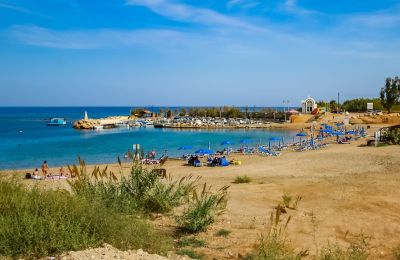 Την παραλία Αγίας Τριάδας επισκέφθηκαν πρόσφατα εκπρόσωποι του Κυπριακού Συνδέσμου Αειφόρου Τουρισμού