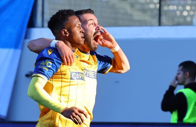 Κονσεϊσάο σέρβιρε, Σινγκ... ήπιε