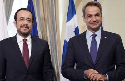 Στην Πάφο σήμερα οι ηγέτες Ελλάδας- Γαλλίας για συνάντηση με τον ΠτΔ