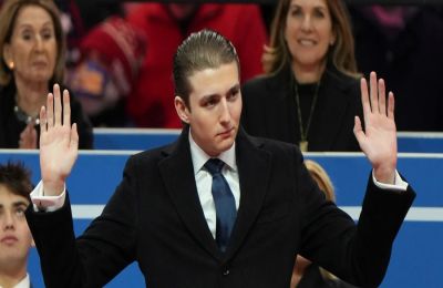 Διαδικυακή εκστρατεία για στράτευση του Μπάρον Τραμπ.