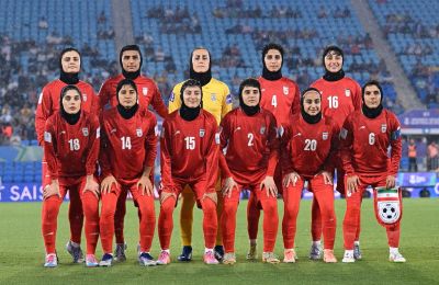 Ένα μέλος της ομάδας φέρεται να απάντησε σε μήνυμα του συλλόγου και να ισχυρίστηκε ότι «έχουν πάρει ομήρους όλες τις οικογένειές μας».