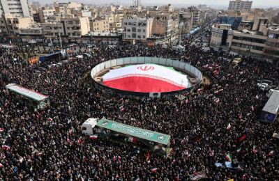 Ιράν-Λαοθάλασσα στις κηδείες των διοικητών των Φρουρών της Επανάστασης