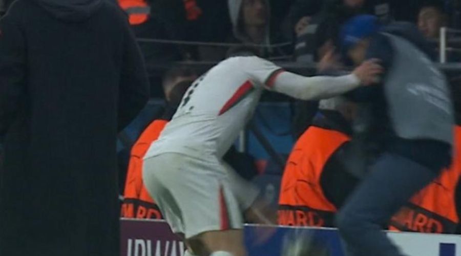 Έρευνα κατά του Πέδρο Νέτο για σπρώξιμο σε ball boy (vid)