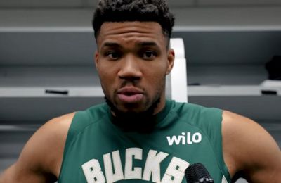 Αντετοκούνμπο: «Είναι δύσκολο να έχουμε μια τέτοια σεζόν» (vid)