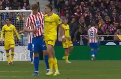 Παίκτης αποβλήθηκε επειδή τσίμπησε τα γεννητικά όργανα αντιπάλου