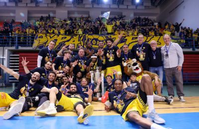 Τα πανηγύρια της «βασίλισσας» ΑΕΛ (pics)