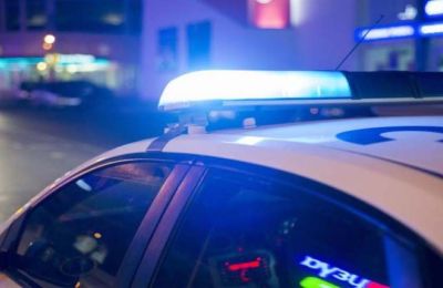 Επιτέθηκε σε αστυνομικό - Χειροπέδες σε τρία πρόσωπα