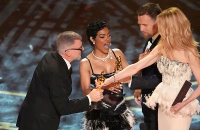 Η ταινία «Μια μάχη μετά την άλλη» κέρδισε συνολικά 6 Όσκαρ (από τις 13 υποψηφιότητες) και νίκησε το «Sinners», κερδίζοντας το βραβείο Καλύτερης Ταινίας