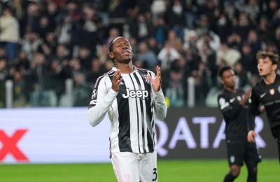 Ματιές της Μαρσέιγ στον Τζόναθαν Ντέιβιντ