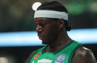 Έχασε τη γιαγιά του και φεύγει για ΗΠΑ ο Ναν