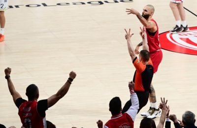 Ασταμάτητος Φουρνιέ με 17 πόντους στο πρώτο ημίχρονο