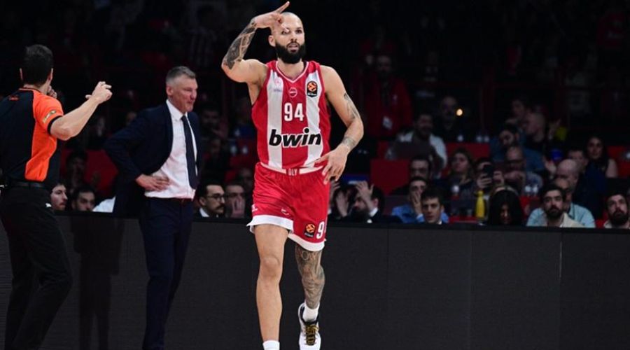 Μέγας Φουρνιέ έκανε σμπαράλια τη Φενέρ