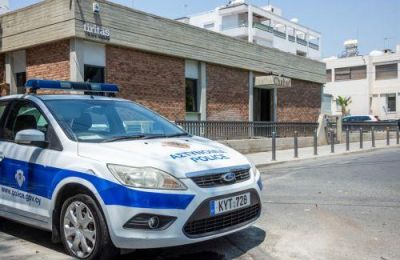 Εκτεταμένες ζημιές σε δύο οχήματα σε χώρο στάθμευσης στη Λεμεσό 