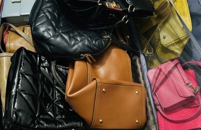 Έκαναν ντου σε δωμάτιο οικίας και βρήκαν μεγάλη ποσότητα κλοπιμαίων