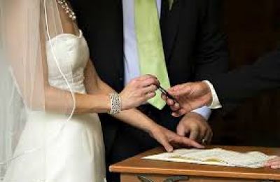 Η αίτηση απορρίφθηκε στο σύνολό της, χωρίς επιδίκαση εξόδων, επιβεβαιώνοντας ότι, υπό τις συγκεκριμένες συνθήκες, η κράτηση παραμένει δικαιολογημένη.