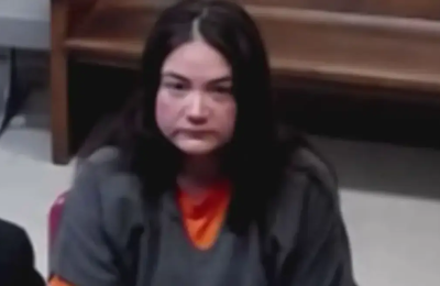 Η Μπεναβίδες συνελήφθη και κατηγορήθηκε για βιασμό ανηλίκου πρώτου βαθμού και σεξουαλική κακοποίηση πρώτου βαθμού.