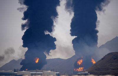 Με την έγκριση του Τραμπ επιτίθεται το Ισραήλ σε σε εγκαταστάσεις φυσικού αερίου στο Ιράν.