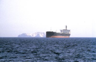 Υπό κυπριακή σημαία πλοίο καθηλωμένο στον αραβικό κόλπο