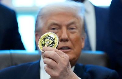 Εγκρίθηκε η κυκλοφορία χρυσού νομίσματος με τη μορφή του Τραμπ