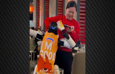 Ρόμποτ σε εστιατόριο στην Καλιφόρνια βγήκε εκτός ελέγχου.