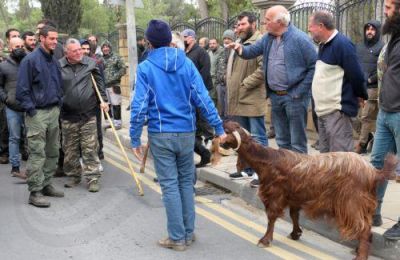Σημείο συνάντησης ορίστηκε το ΓΣΠ στις 10 π.μ., ενώ θα ακολουθήσει πορεία διαμαρτυρίας προς το Προεδρικό Μέγαρο στις 11 π.μ..