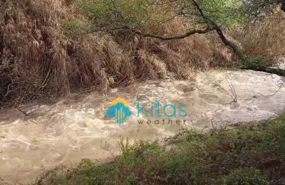 Ορμητικός ο Άμαθος ποταμός (ΒΙΝΤΕΟ)