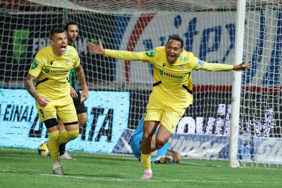 Buzzer beater Σέζαρ και… εξάποντο για Ύψωνα