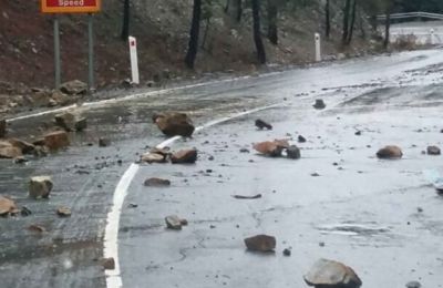 Κατολισθήσεις χώματος και πετρών στον δρόμο Κάμπου-Ορκόντα