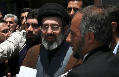 Τραυματισμένος και απομονωμένος ο Μοτζταμπά Χαμενεΐ