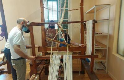 «Είναι επιβαλλόμενη η διαμαρτυρία αυτή σε συνδυασμό με τον καταιγισμό ακυρώσεων, που δέχονται πολλοί ξεναγοί, λόγω της κατάστασης στη περιοχή μας», σημειώνουν.