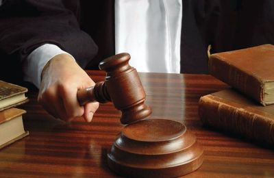 Η διαδικασία διεξήχθη κεκλεισμένων των θυρών λόγω της φύσης της υπόθεσης.