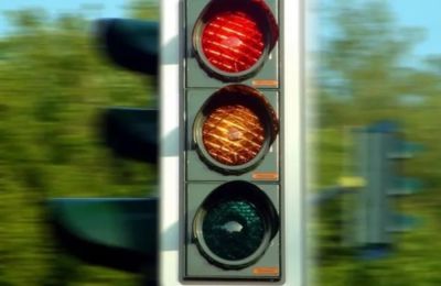 Ακόμη ένα περιστατικό προς αποφυγή, με παράνομο προσπέρασμα σε διασταύρωση που παραλίγο να προκαλέσει σοβαρή σύγκρουση