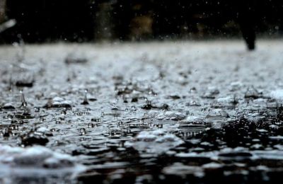 Υπερχείλιση χειμάρρου στον αυτοκινητόδρομο - Επικίνδυνος δρόμος