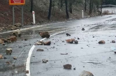 Κατολισθήσεις πετρών και χώματος - Επικίνδυνος δρόμος
