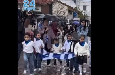 Παρέλαση υπό βροχή για τους μαθητές του Ύψωνα (ΒΙΝΤΕΟ)