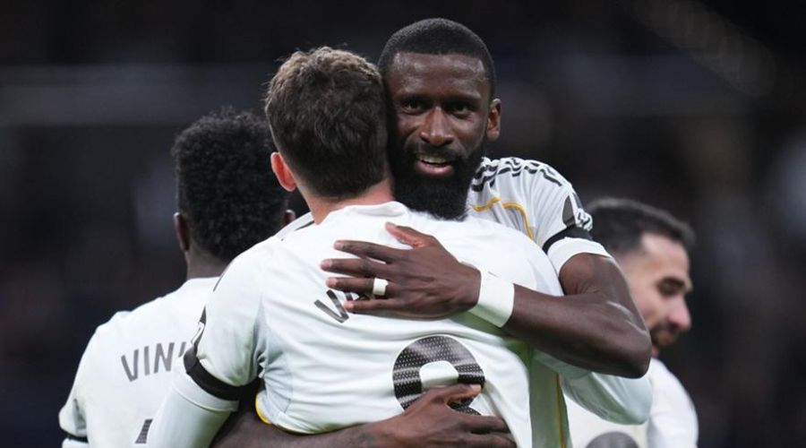 Ματιές της Γιουβέντους προς τον Ρούντιγκερ