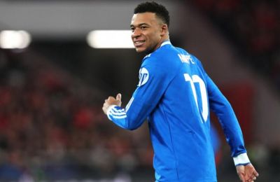 Εμπαπέ: «Ψευδείς πληροφορίες ότι στη Ρεάλ εξέτασαν το λάθος γόνατο»