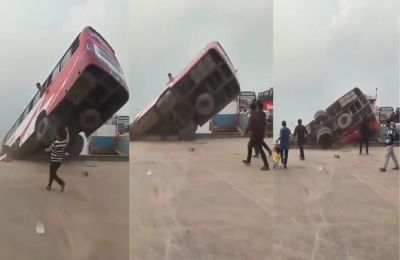 Πτώση λεοφορείου σε ποτάμι στο Μπαγκλαντές με 18 νεκρούς και πολλούς αγνοούμενους.