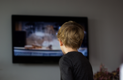 Μπορεί η έκθεση των παιδιών σε εικόνες και ειδήσεις να αφήσει τραύμα;