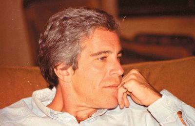 Θύματα του Επστάιν κατέθεσαν αγωγή κατά της κυβέρνησης Τραμπ