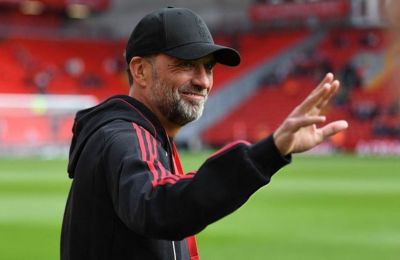 He is back: Ο Κλοπ μπήκε ξανά στο «Άνφιλντ» ως κόουτς της Λίβερπουλ!